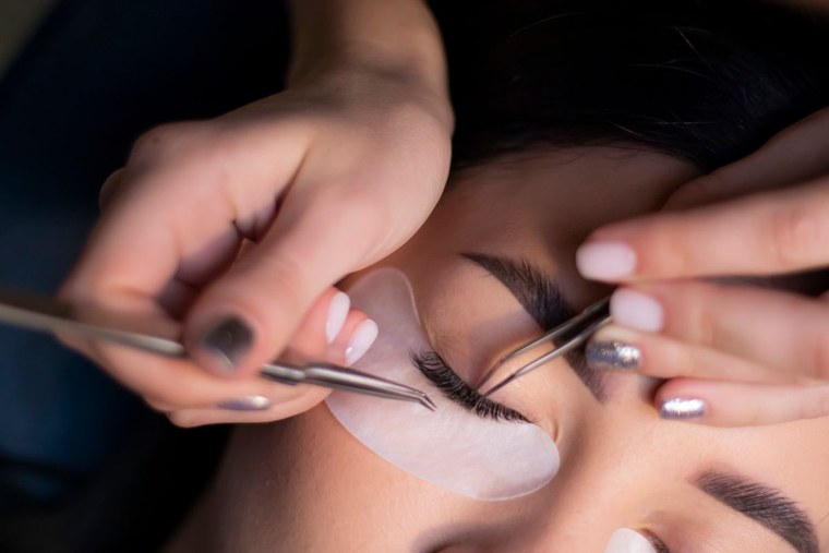 Formação lash lifting